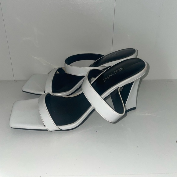 Square toe modern White heels slip on heels double strap heels chunky heel block - Picture 3 of 7